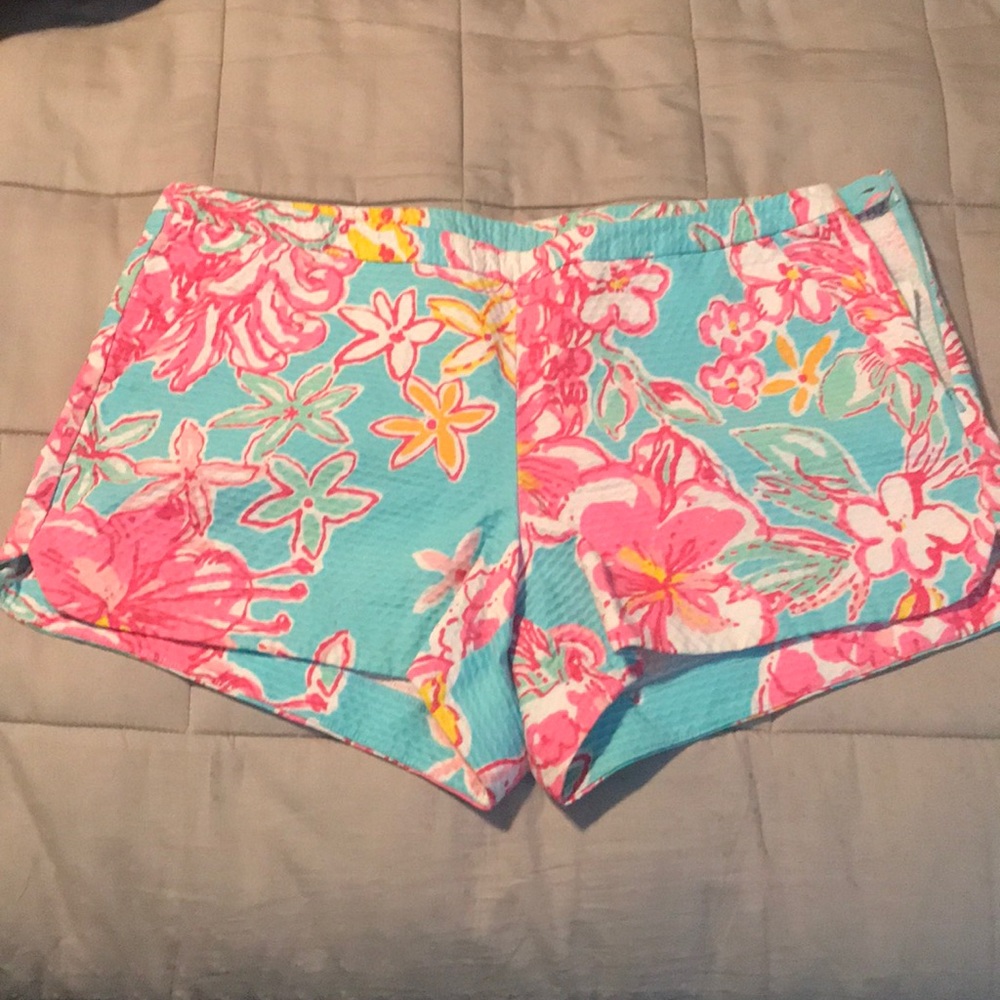 COPY - Lily Pulitzer side zipper shorts with button